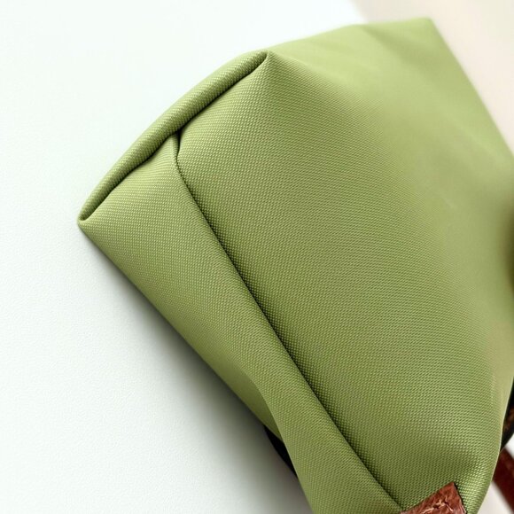 💚 Authentic Longchamp Le Pliage Cosmetic Pouch – Green (Free Strap!) 💚 - Picture 5 of 10